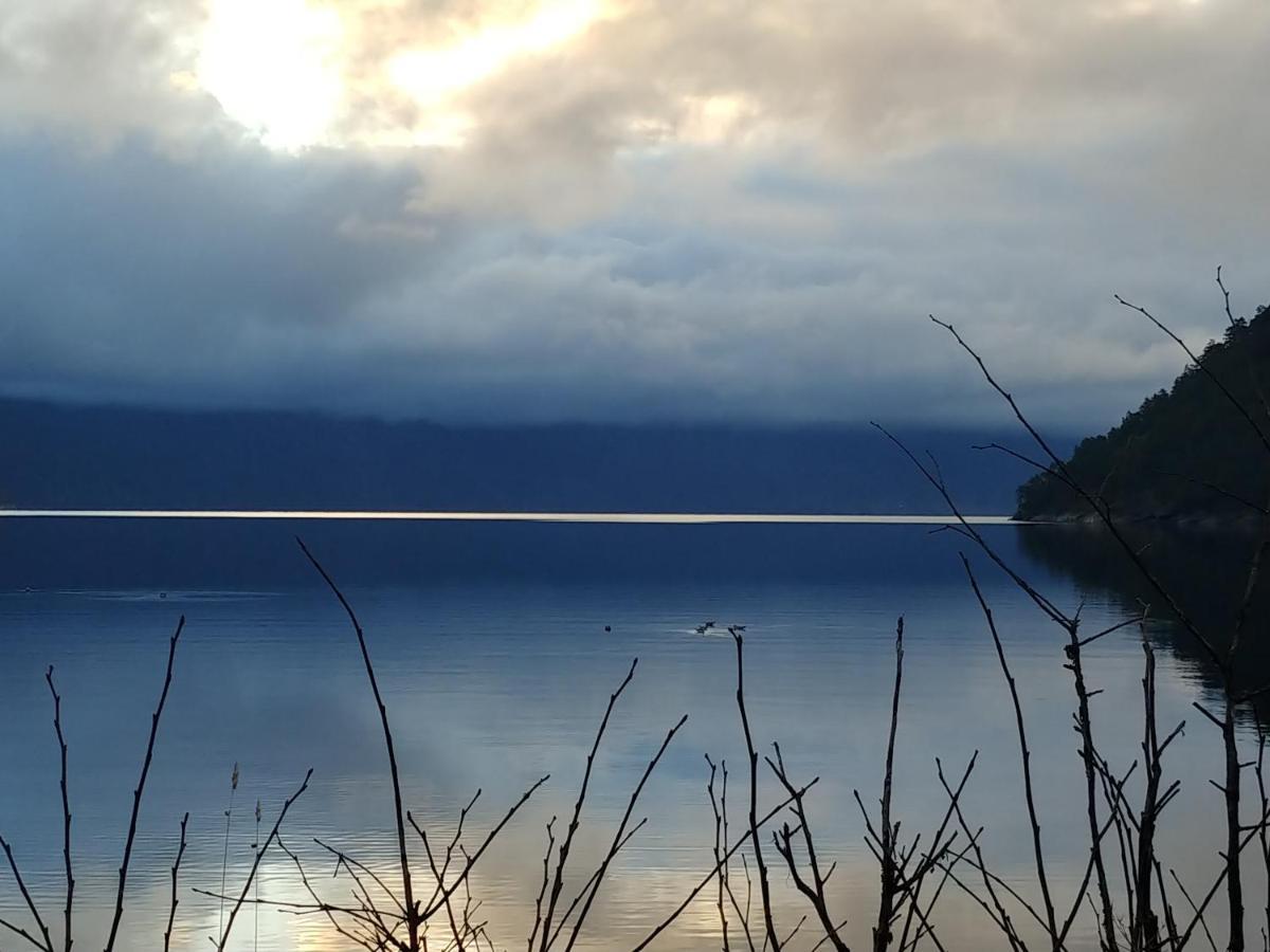 Nedre Amla Fjord Apartment Kaupanger Bagian luar foto